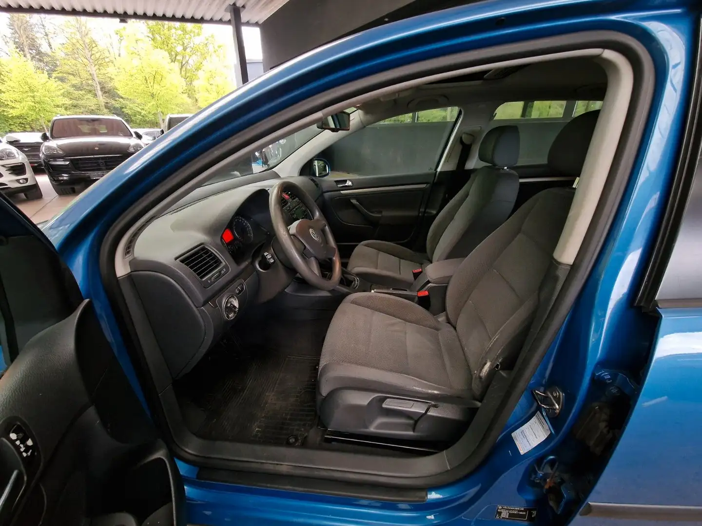 Vehicle image, number 19