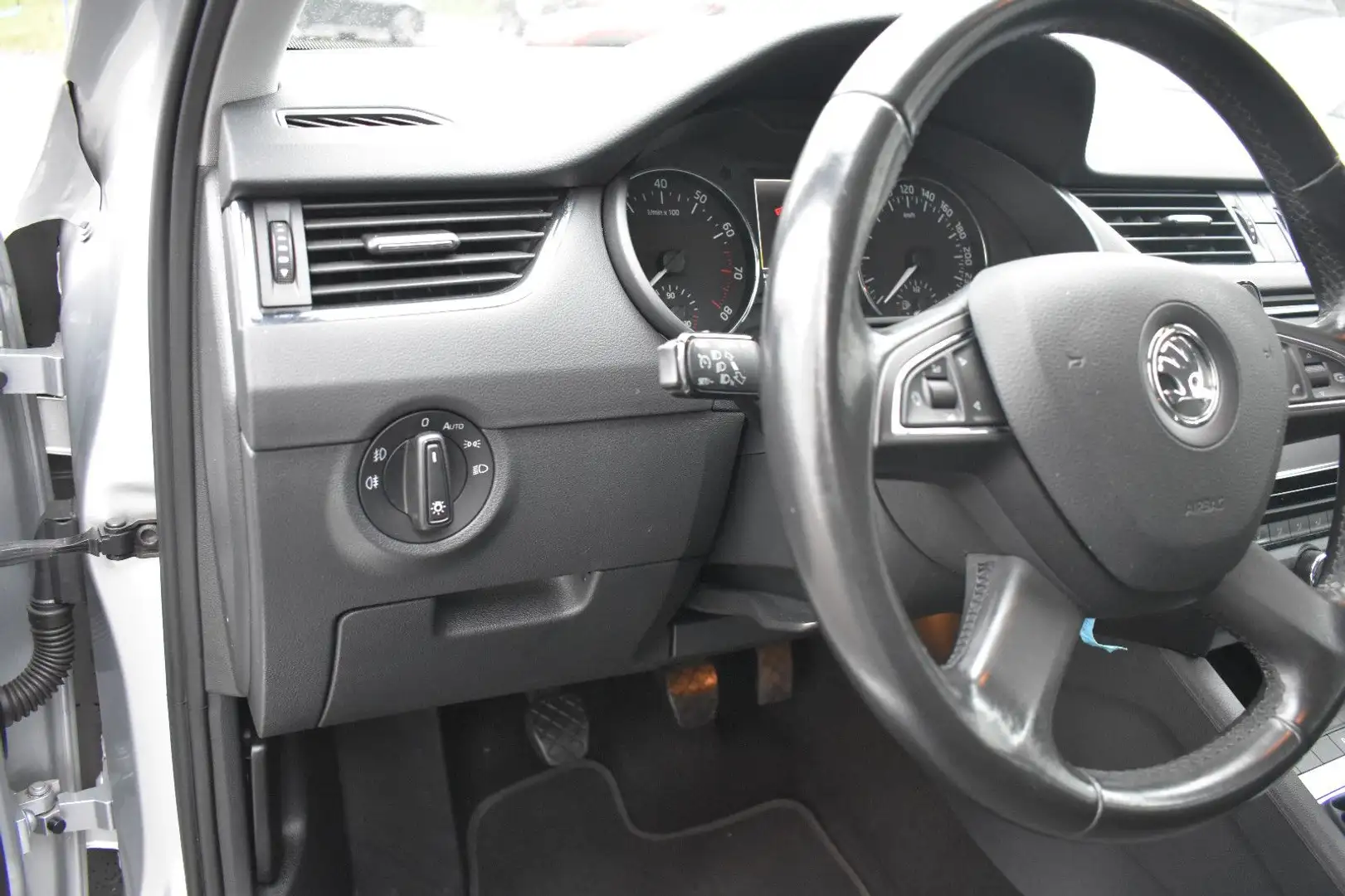 Vehicle image, number 9