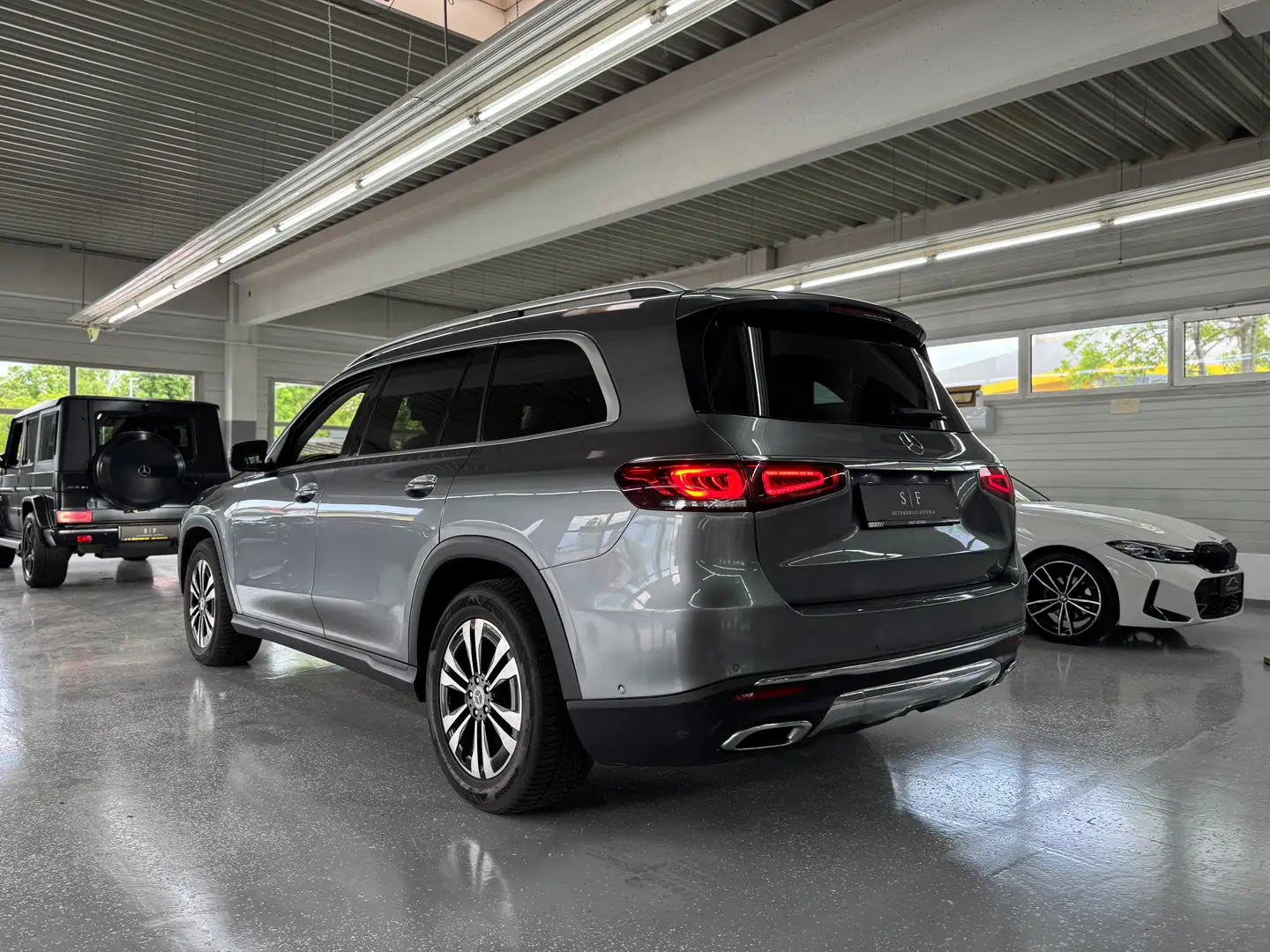 Vehicle image, number 4