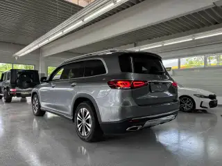 Vehicle image thumbnail, number 4