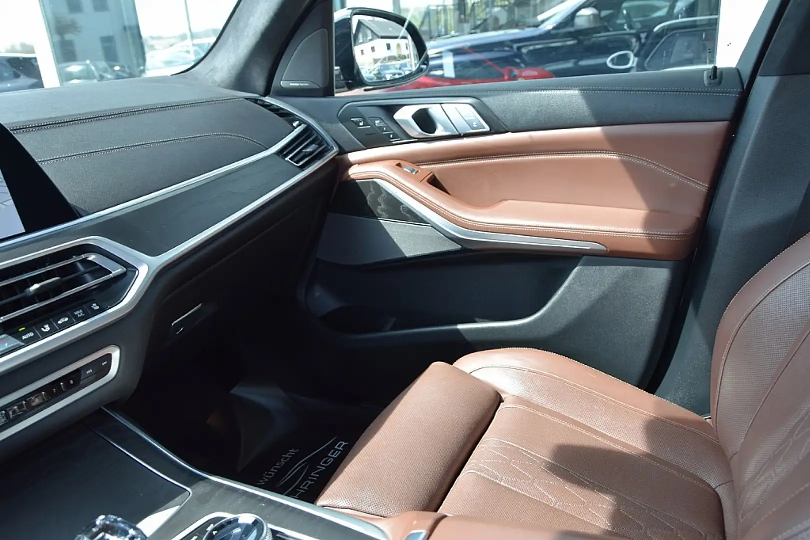 Vehicle image, number 9