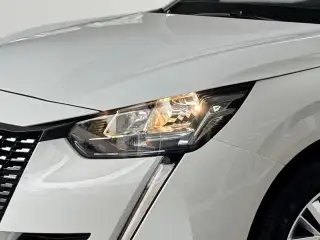 Vehicle image thumbnail, number 9