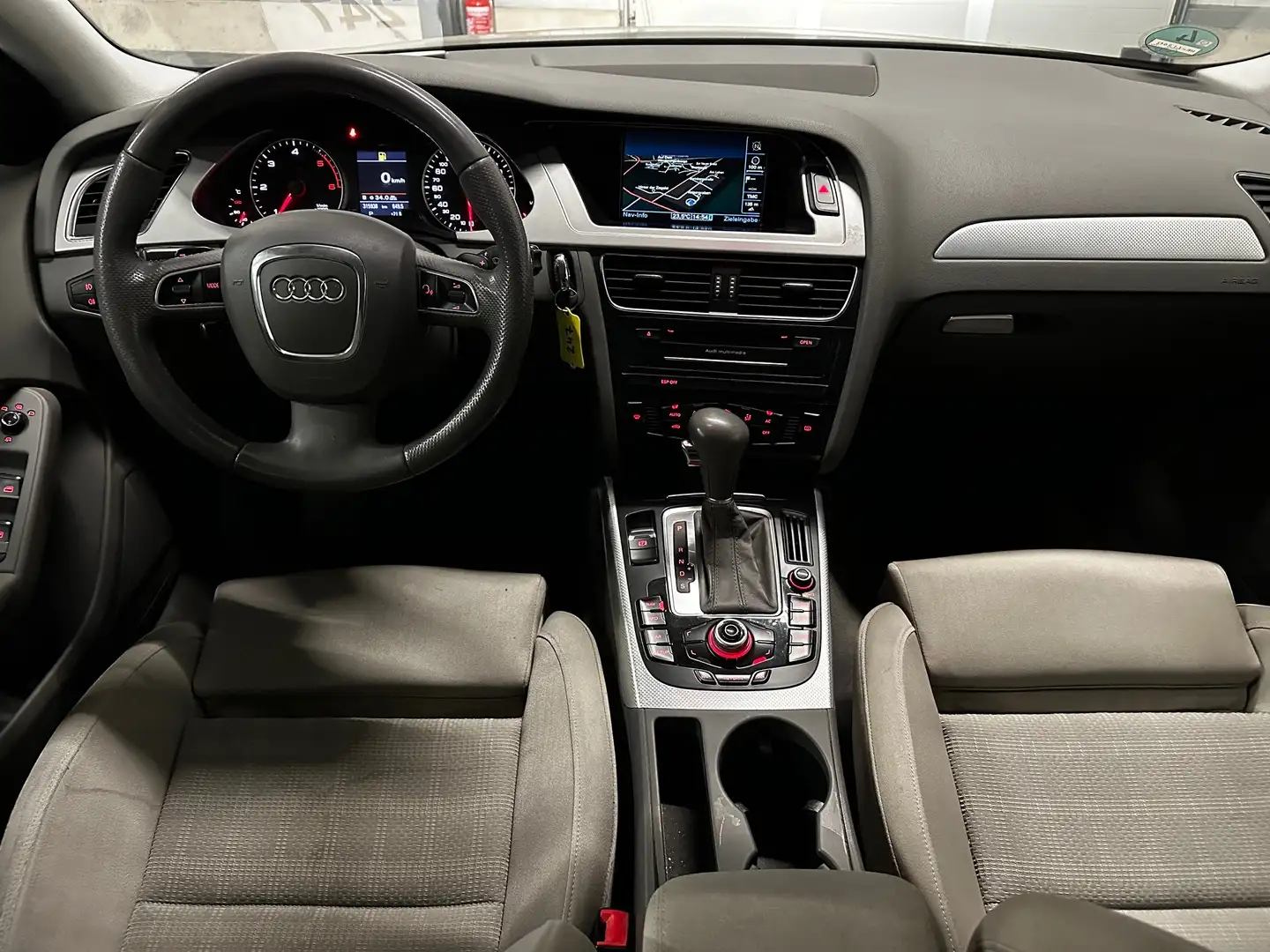 Vehicle image, number 8