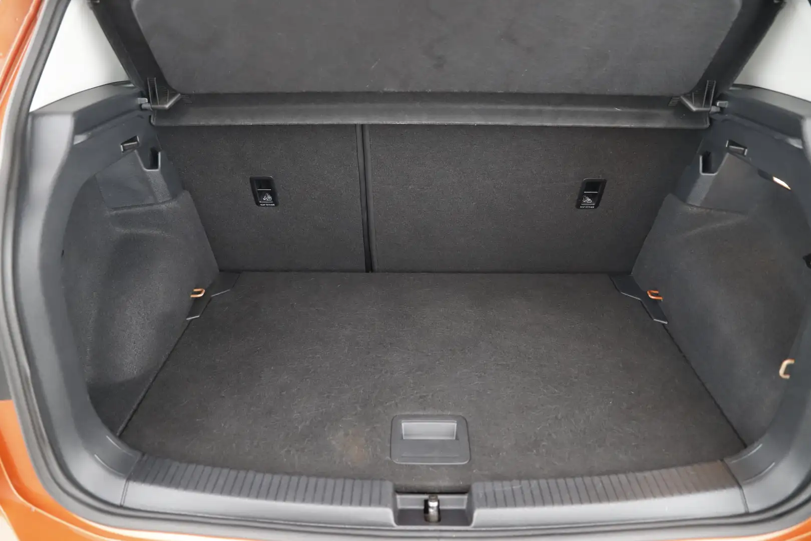Vehicle image, number 6