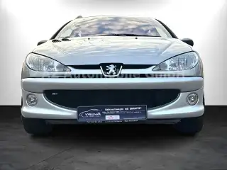 Vehicle image thumbnail, number 7
