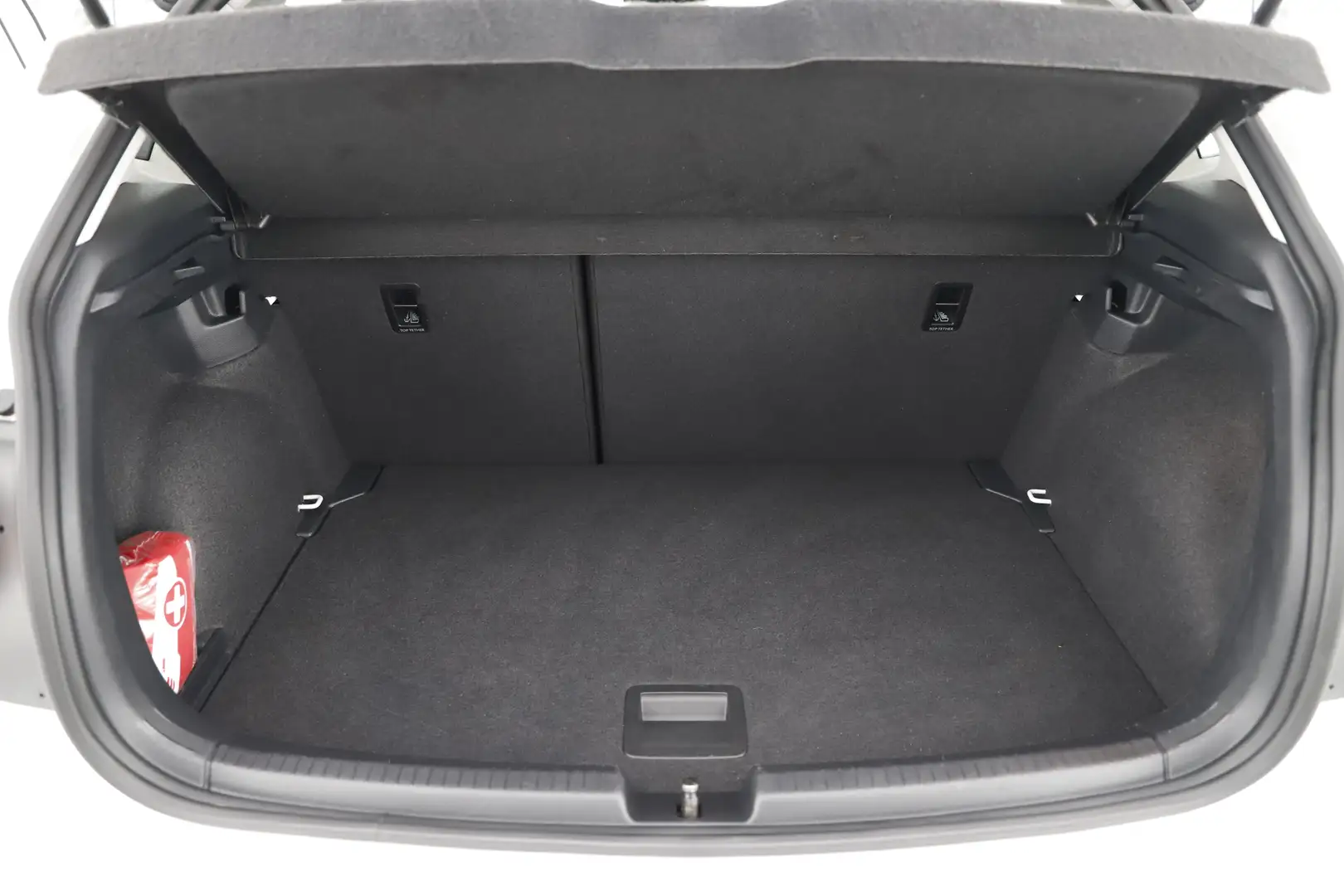 Vehicle image, number 6