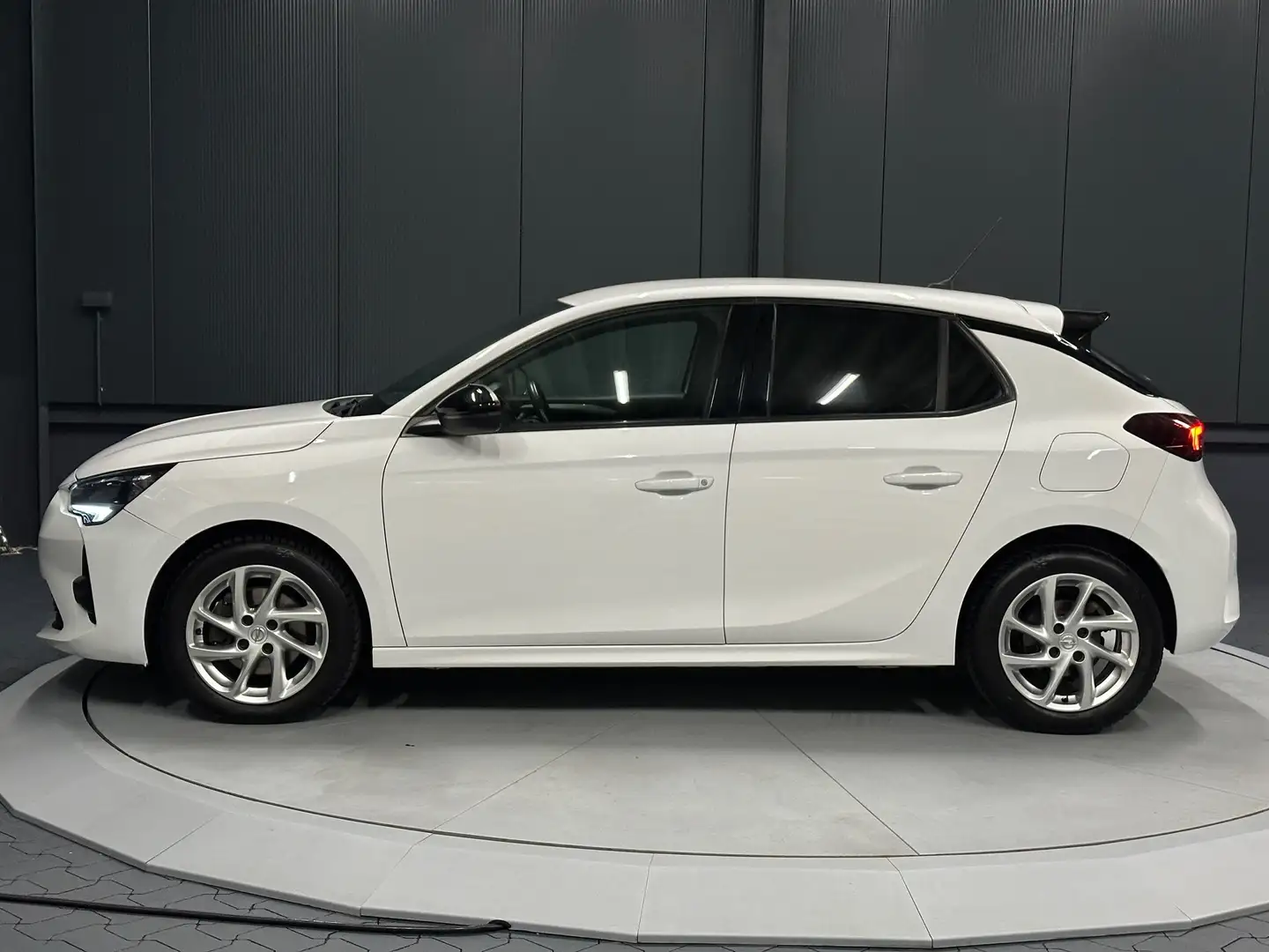 Vehicle image, number 2