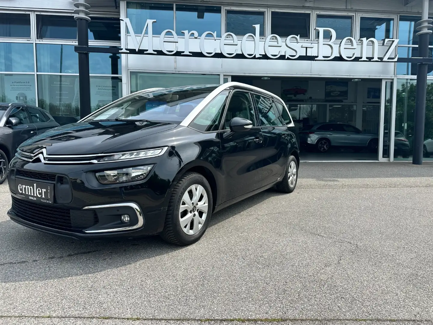 Vehicle image, number 2