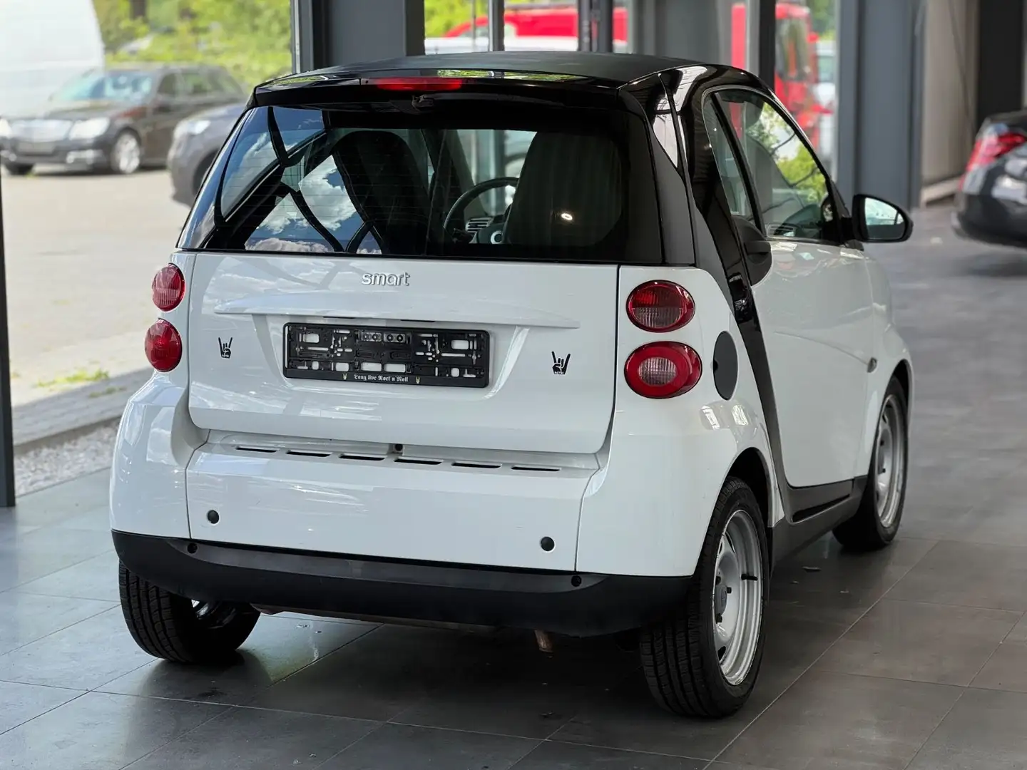 Vehicle image, number 4