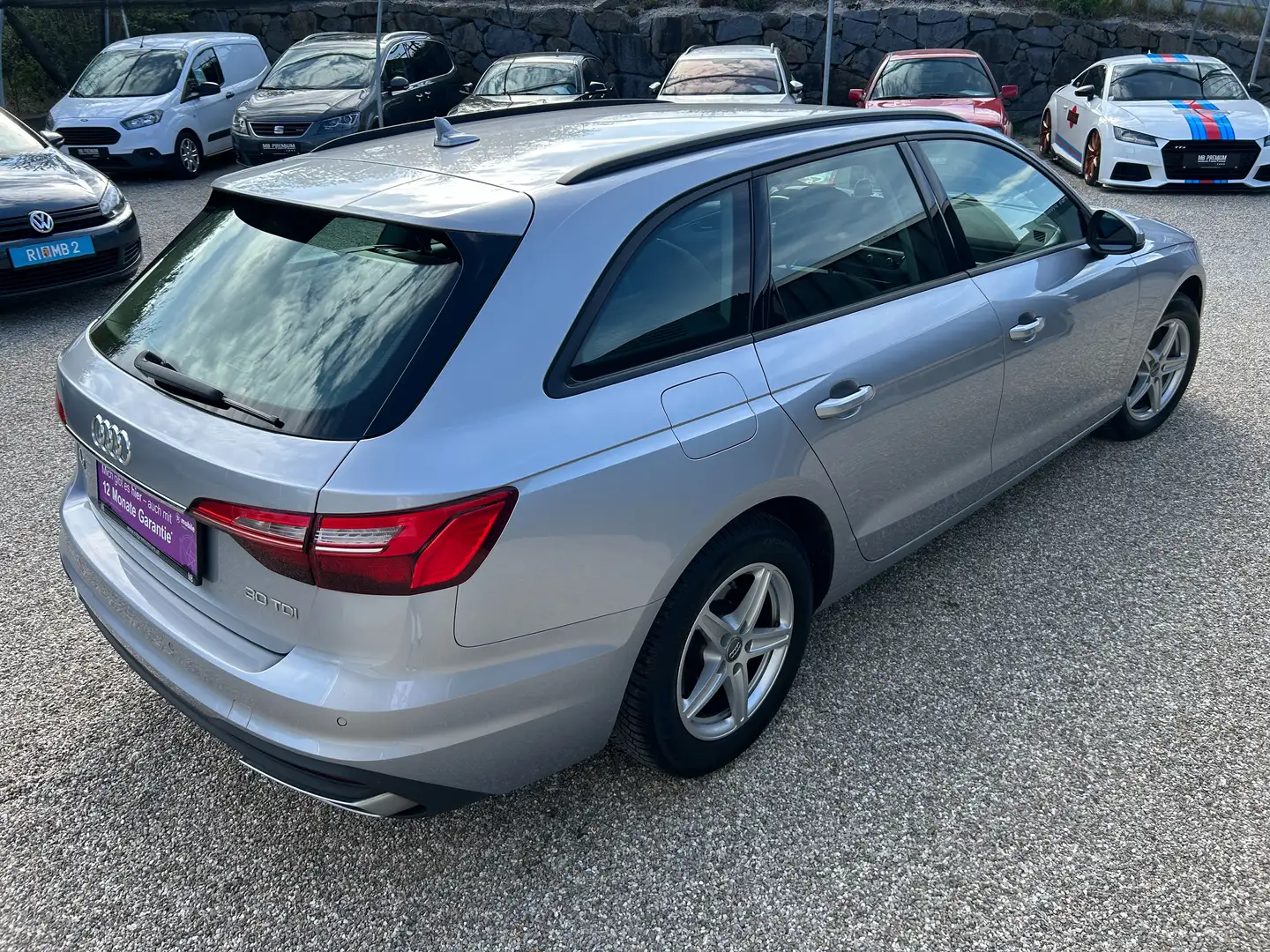 Vehicle image, number 12