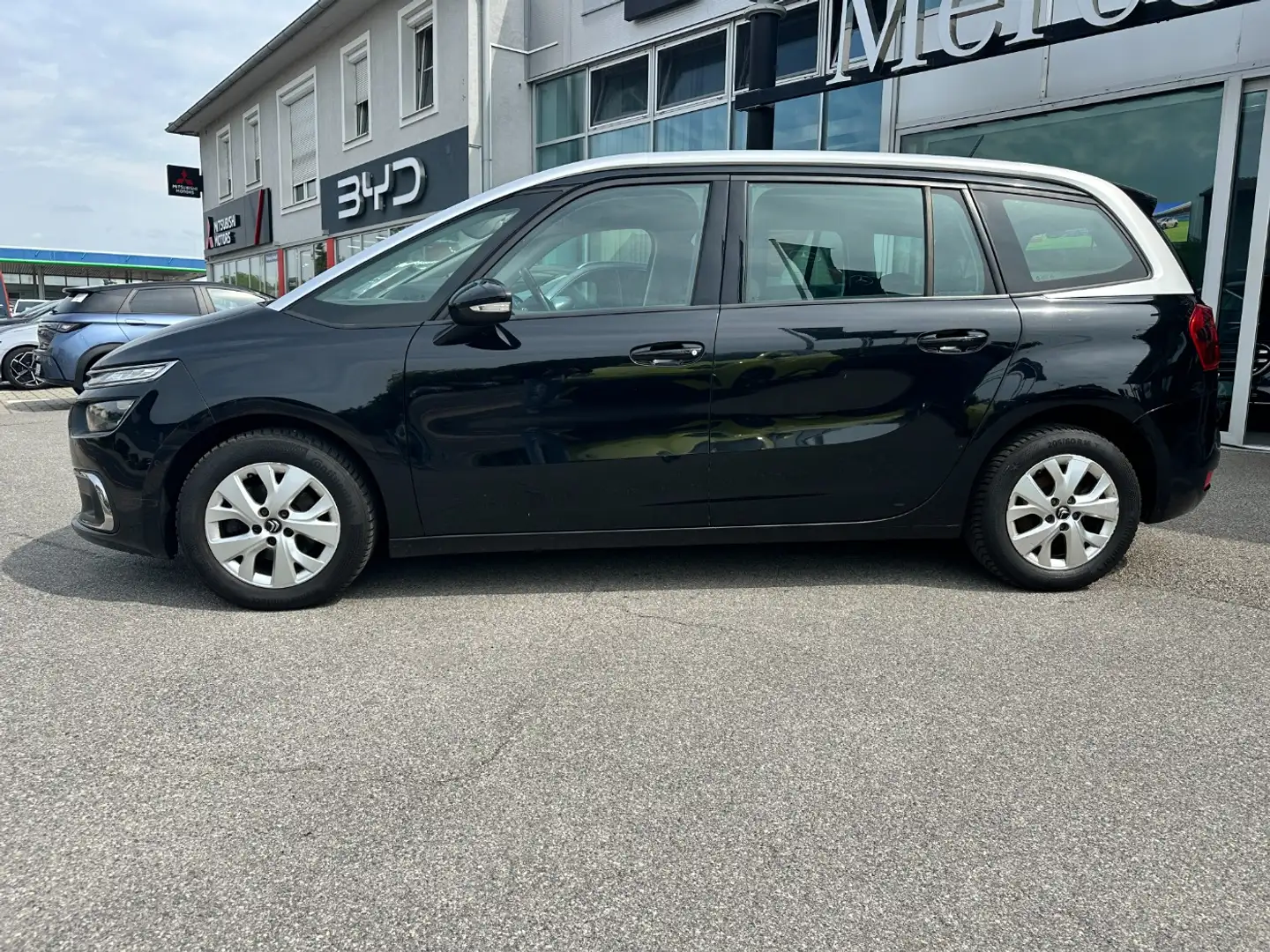 Vehicle image, number 3
