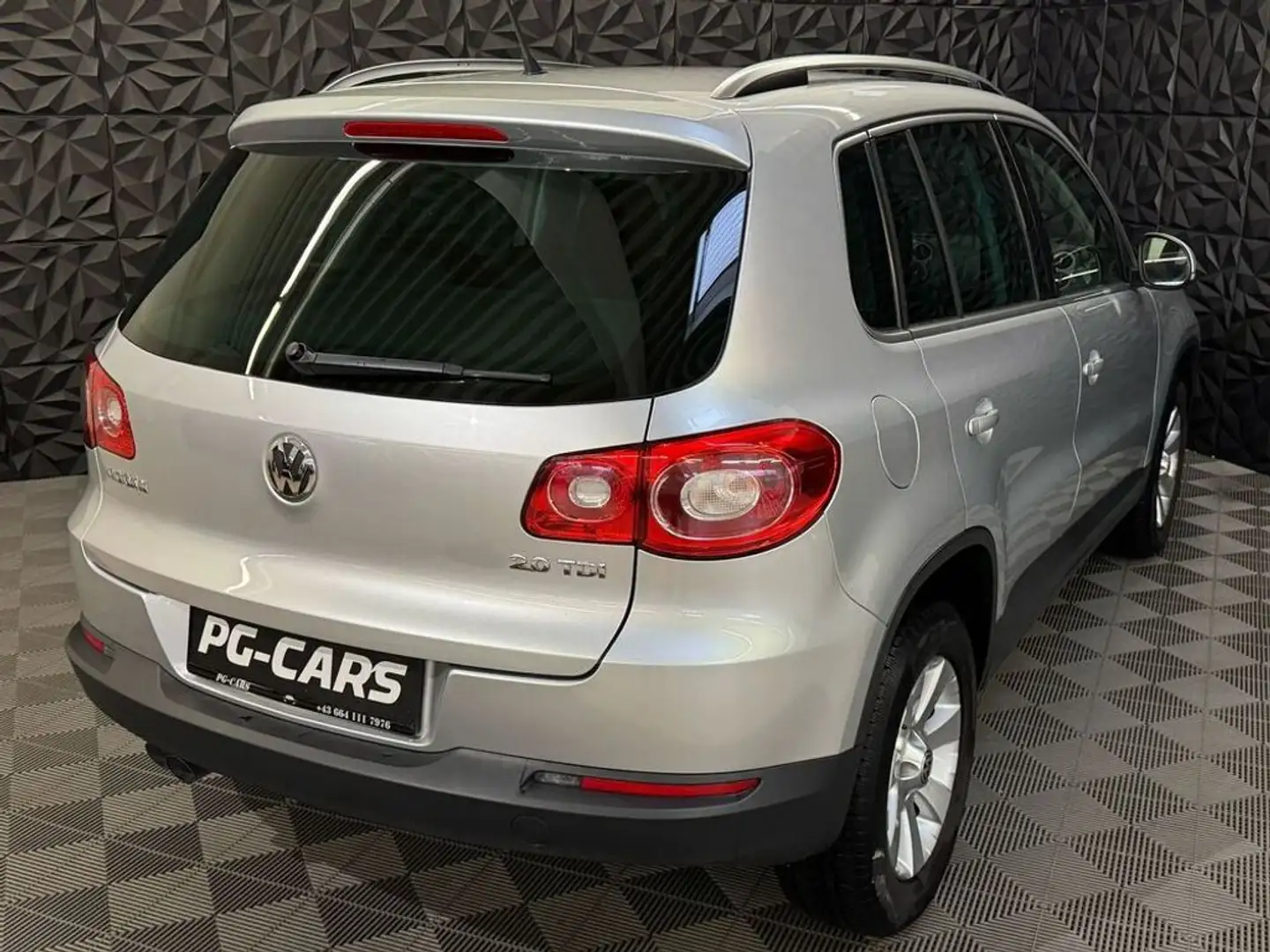 Vehicle image, number 8