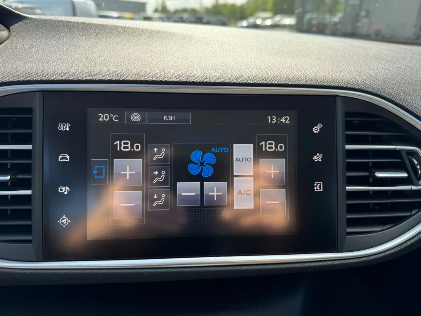 Vehicle image, number 13