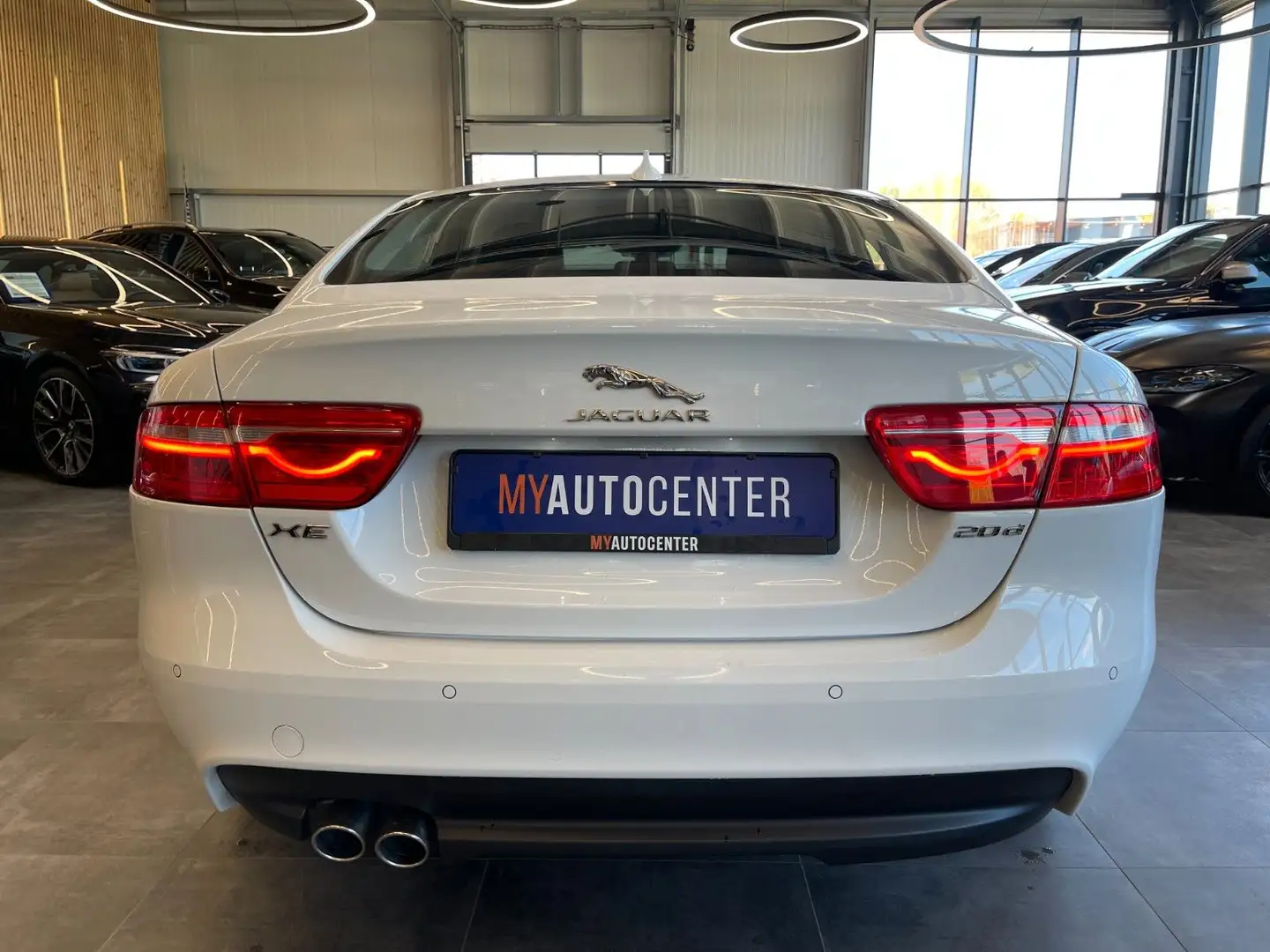 Vehicle image, number 5