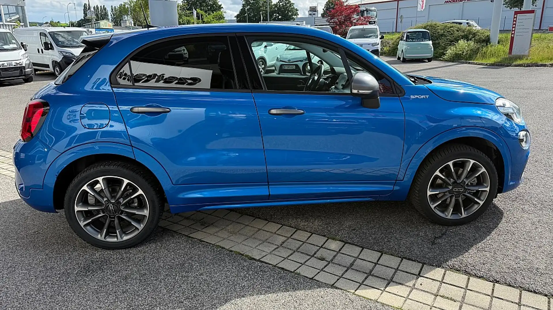Vehicle image, number 6