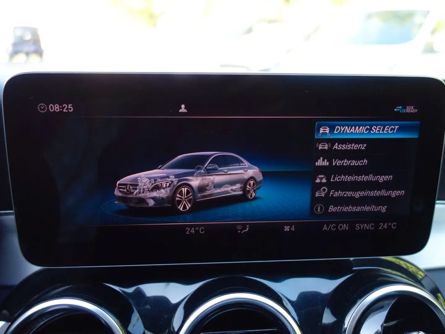 Vehicle image, number 19