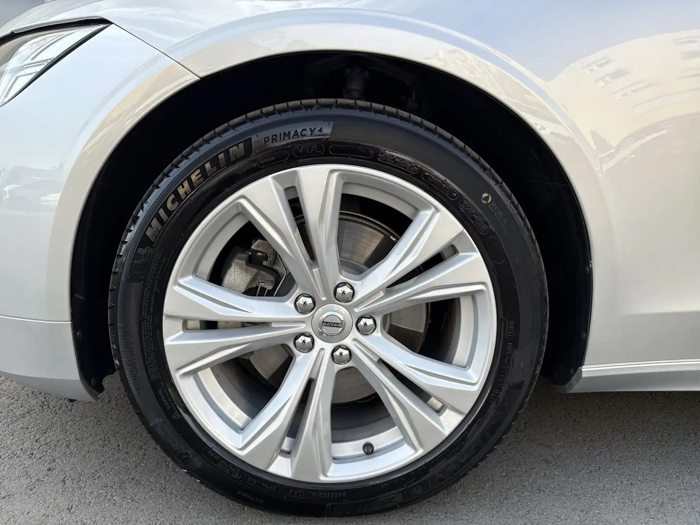 Vehicle image, number 12