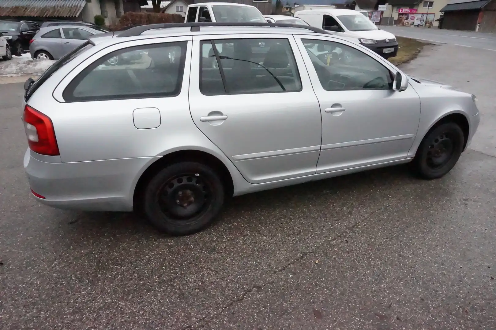 Vehicle image, number 11