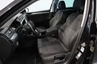 Vehicle image thumbnail, number 9