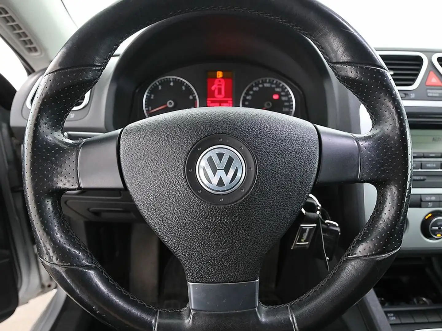 Vehicle image, number 15
