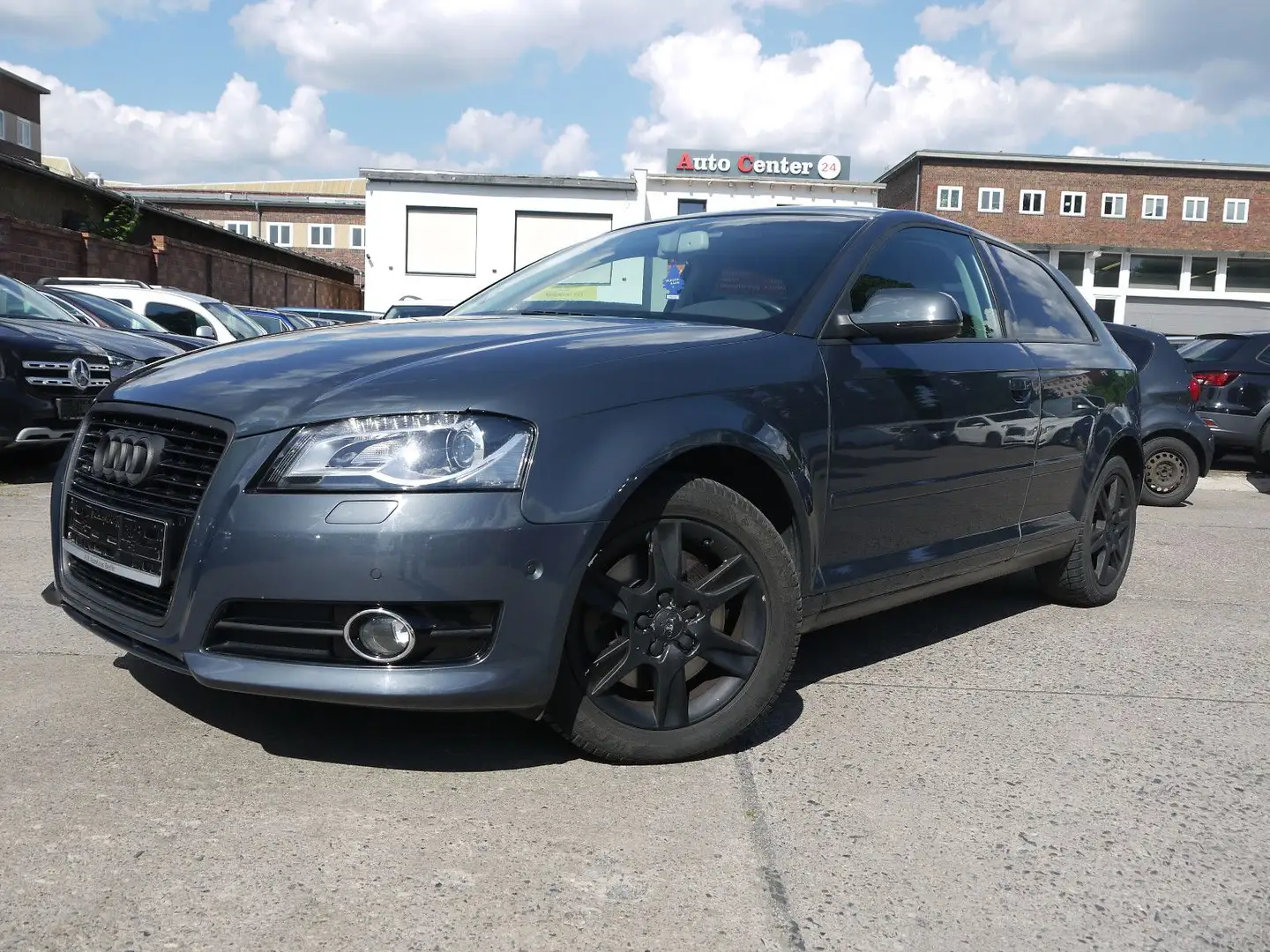 Vehicle image, number 3