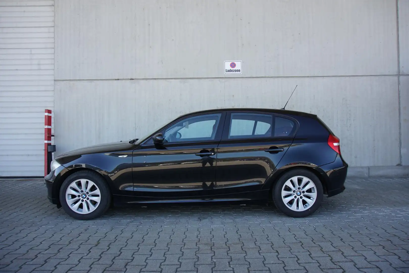 Vehicle image, number 2