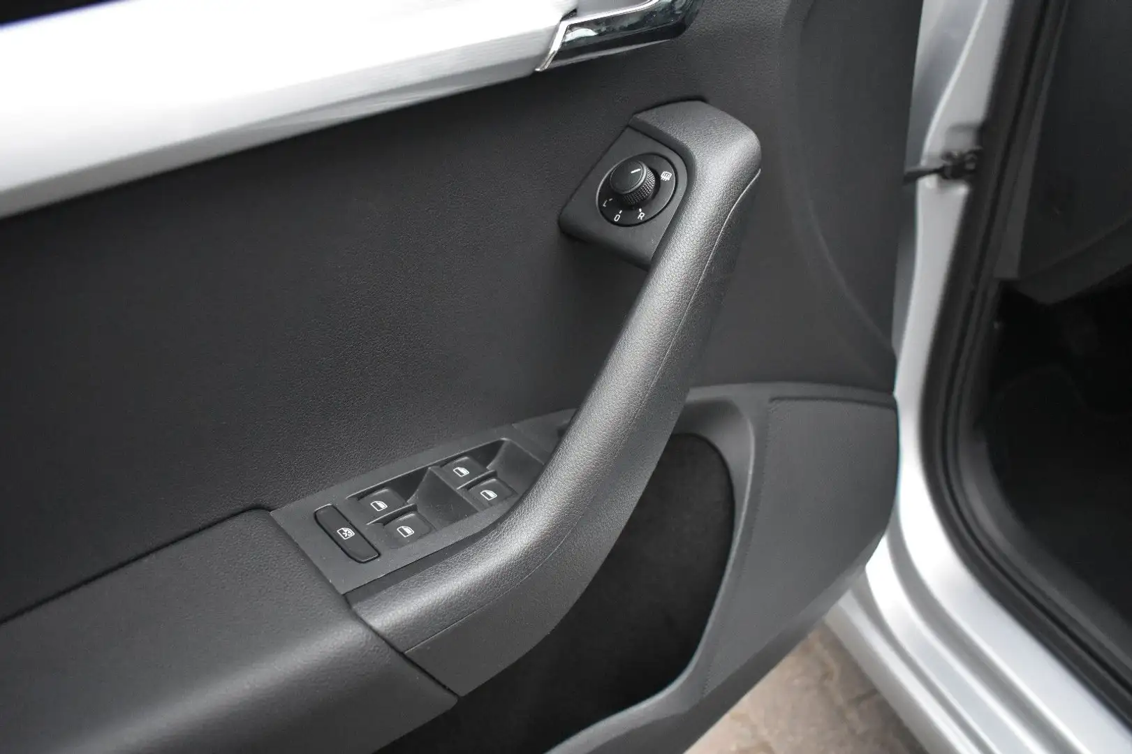 Vehicle image, number 7