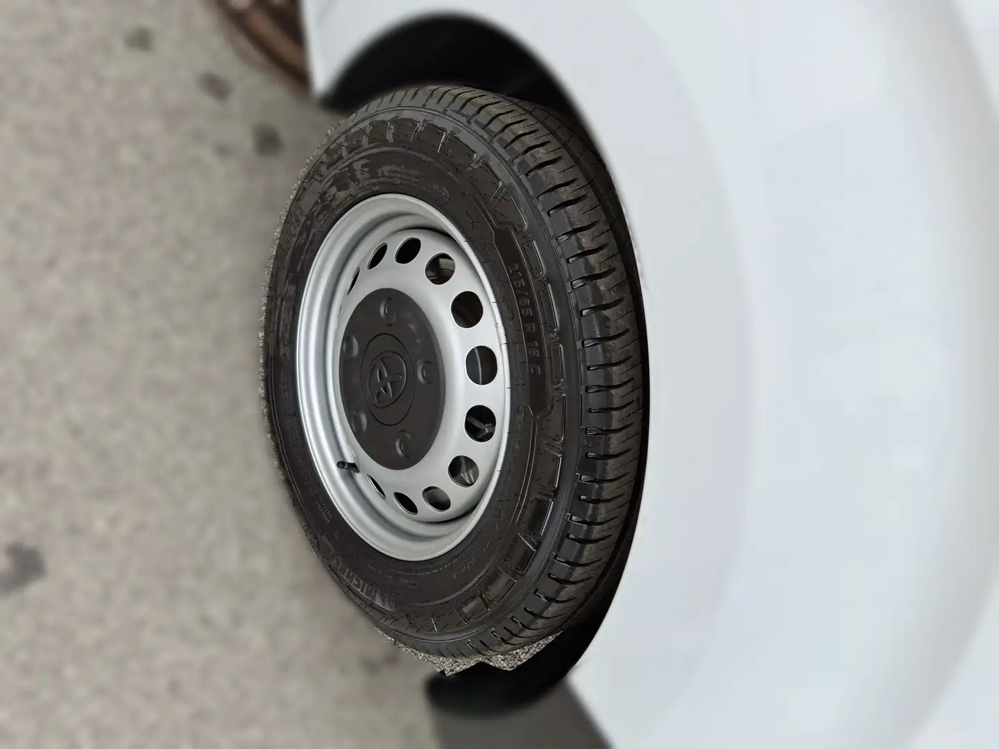 Vehicle image, number 7