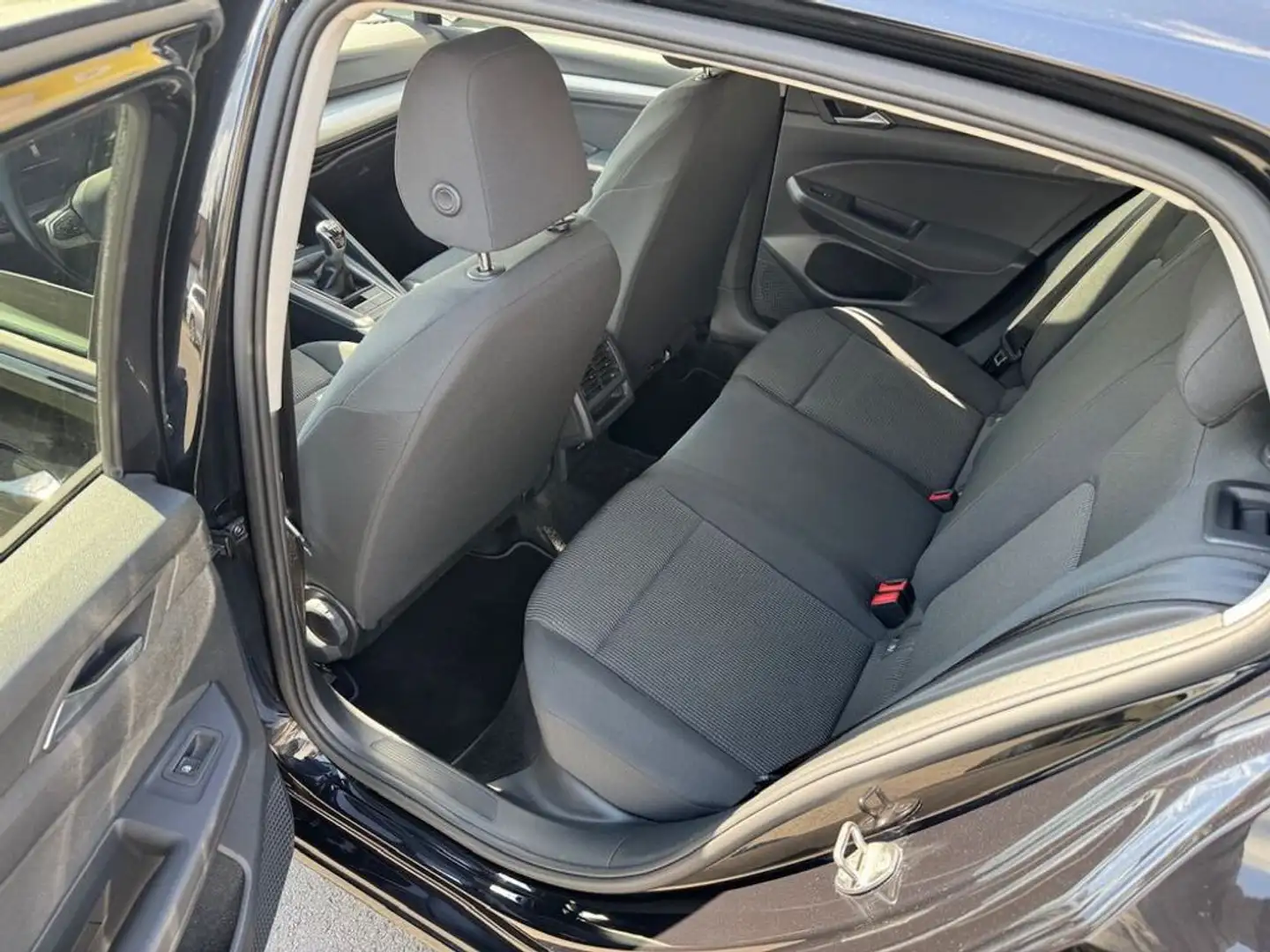 Vehicle image, number 9