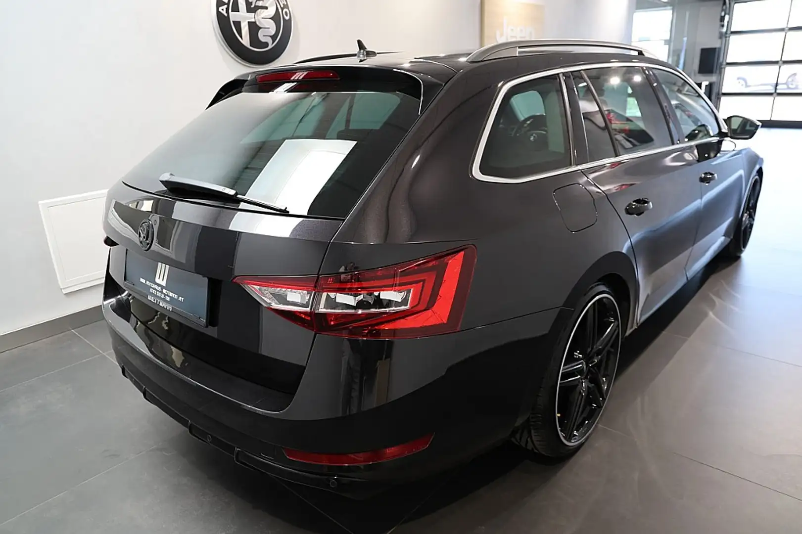 Vehicle image, number 5