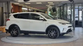 Vehicle image thumbnail, number 5