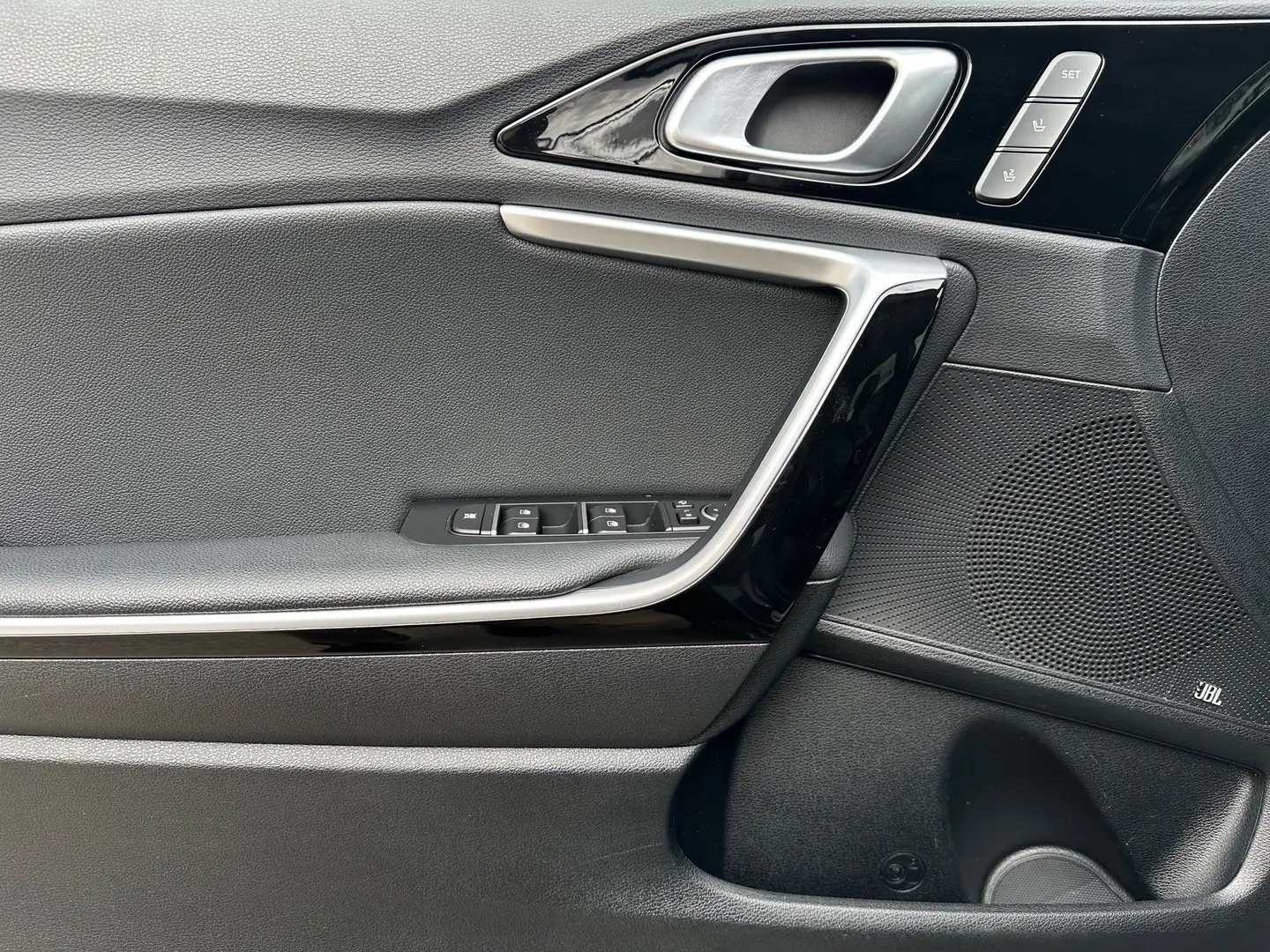 Vehicle image, number 13
