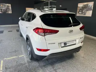 Vehicle image thumbnail, number 4