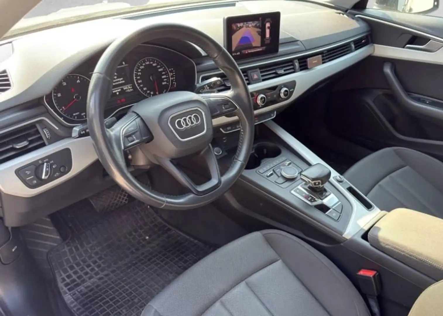 Vehicle image, number 4