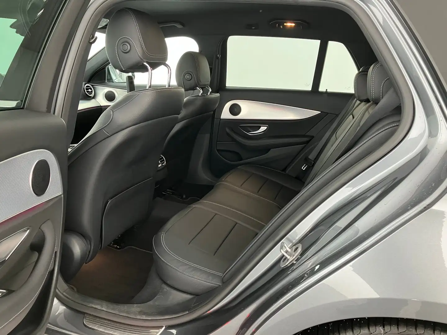 Vehicle image, number 3