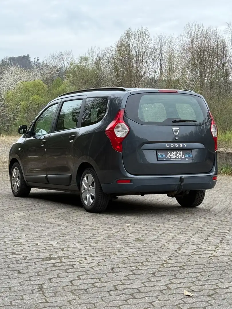 Vehicle image, number 5