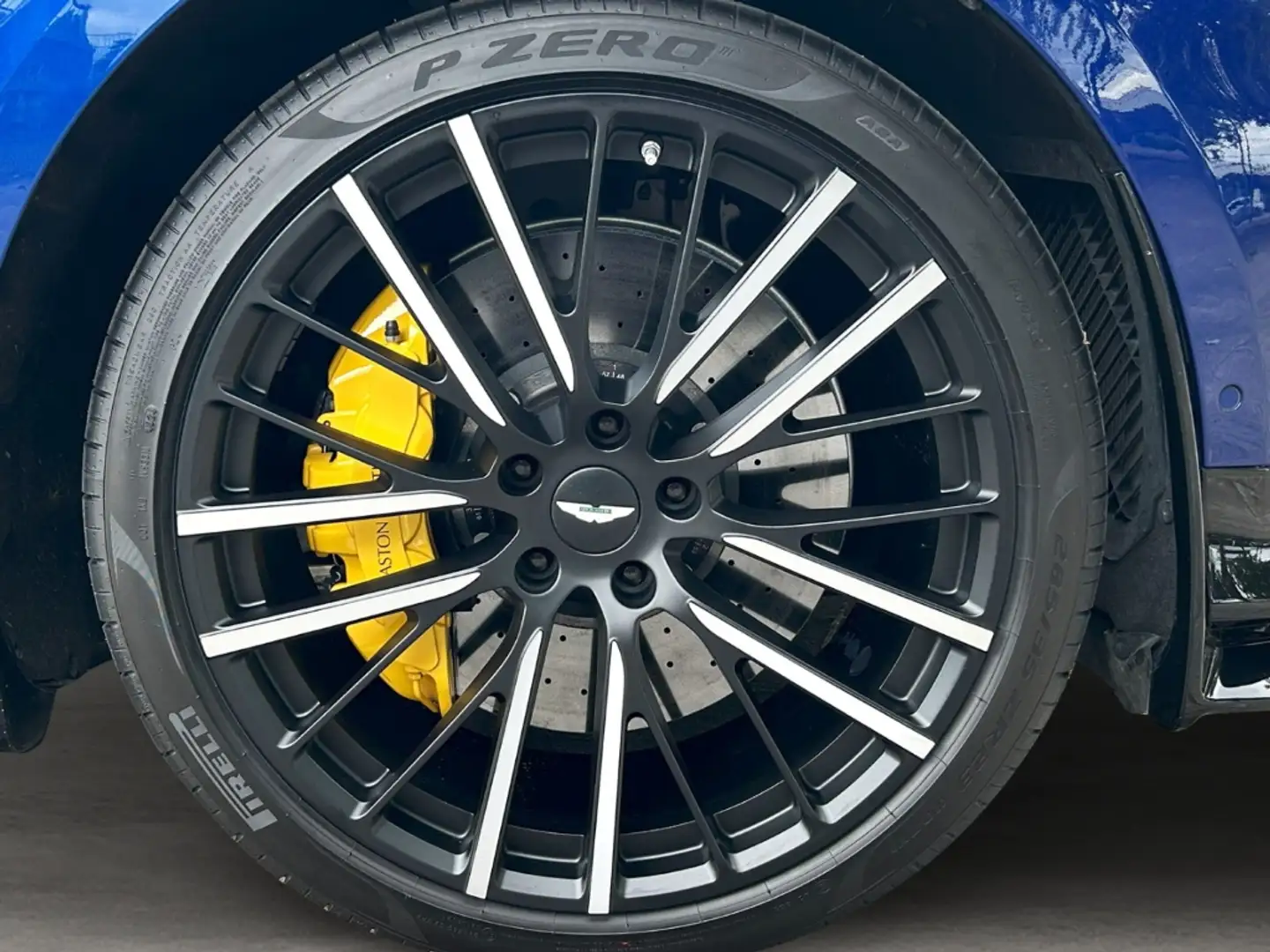 Vehicle image, number 4