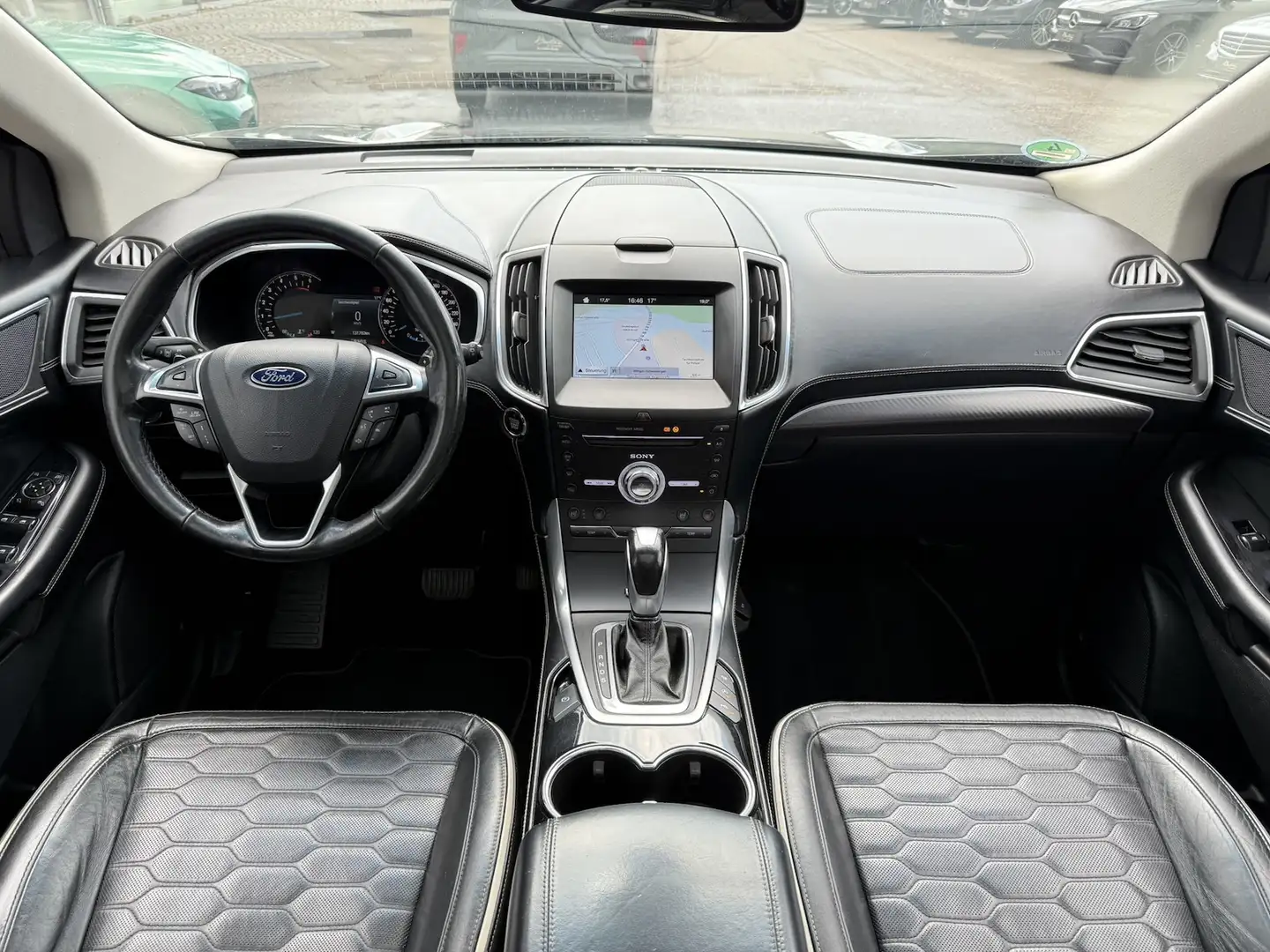 Vehicle image, number 12