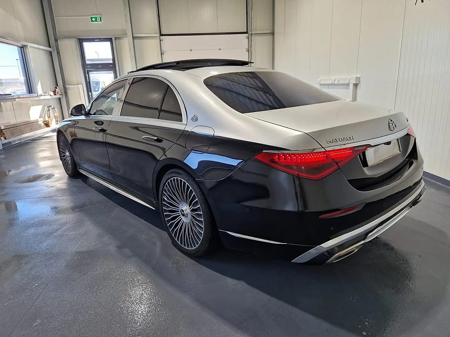 Vehicle image, number 6