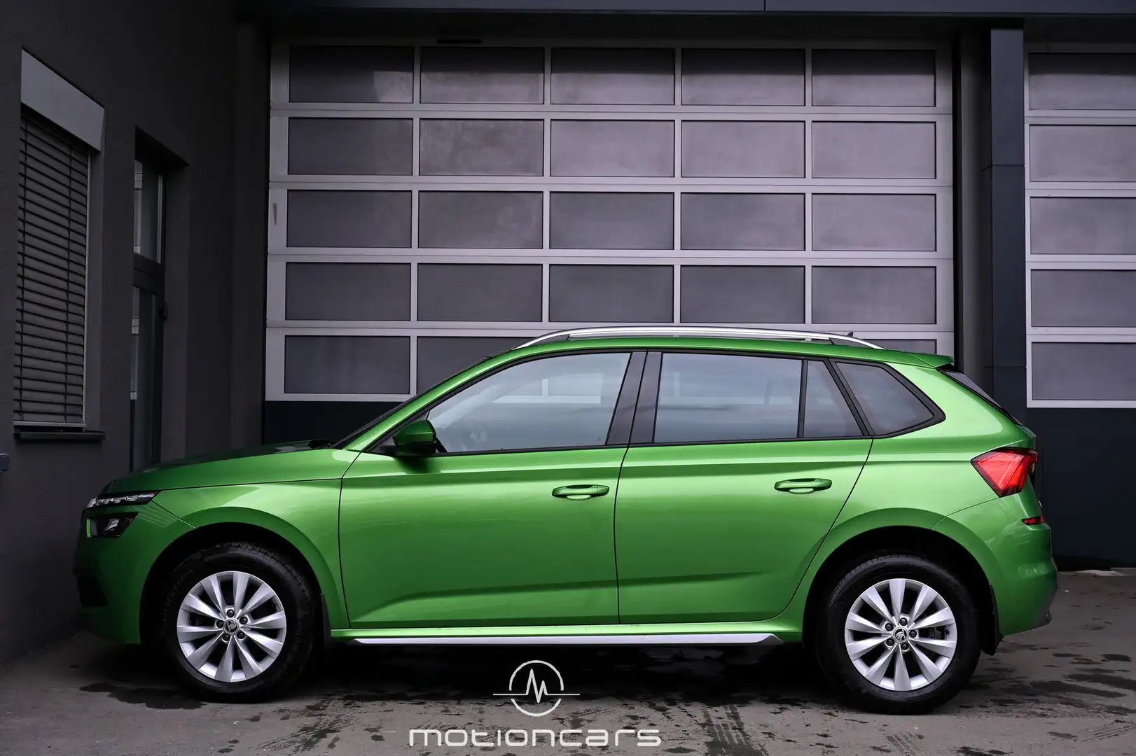 Vehicle image, number 6