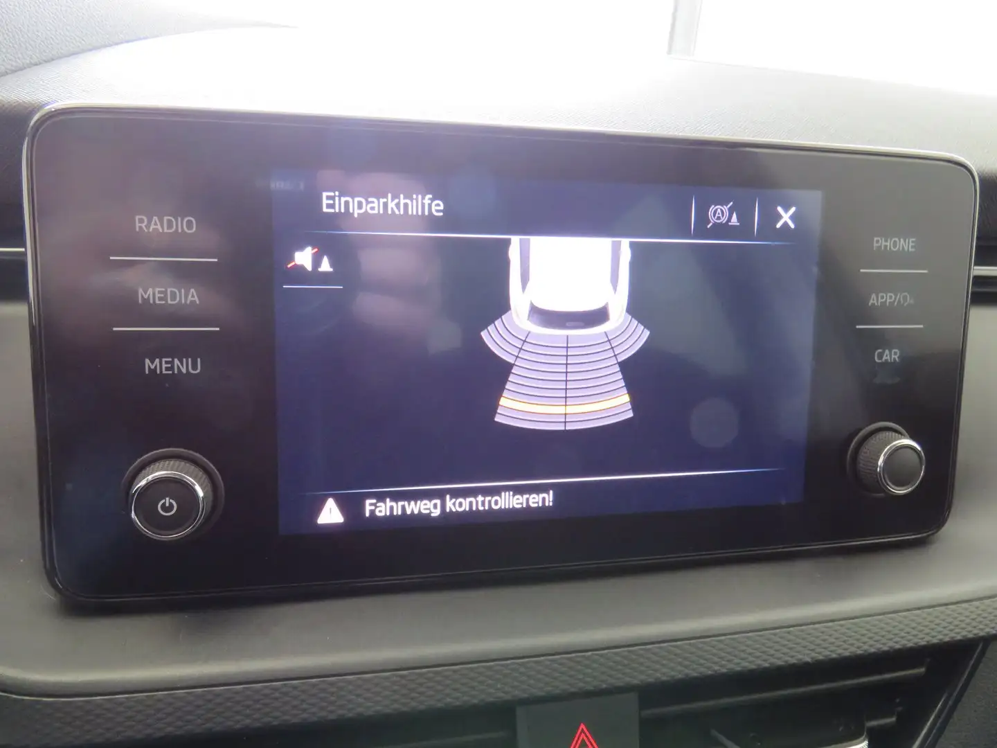 Vehicle image, number 12