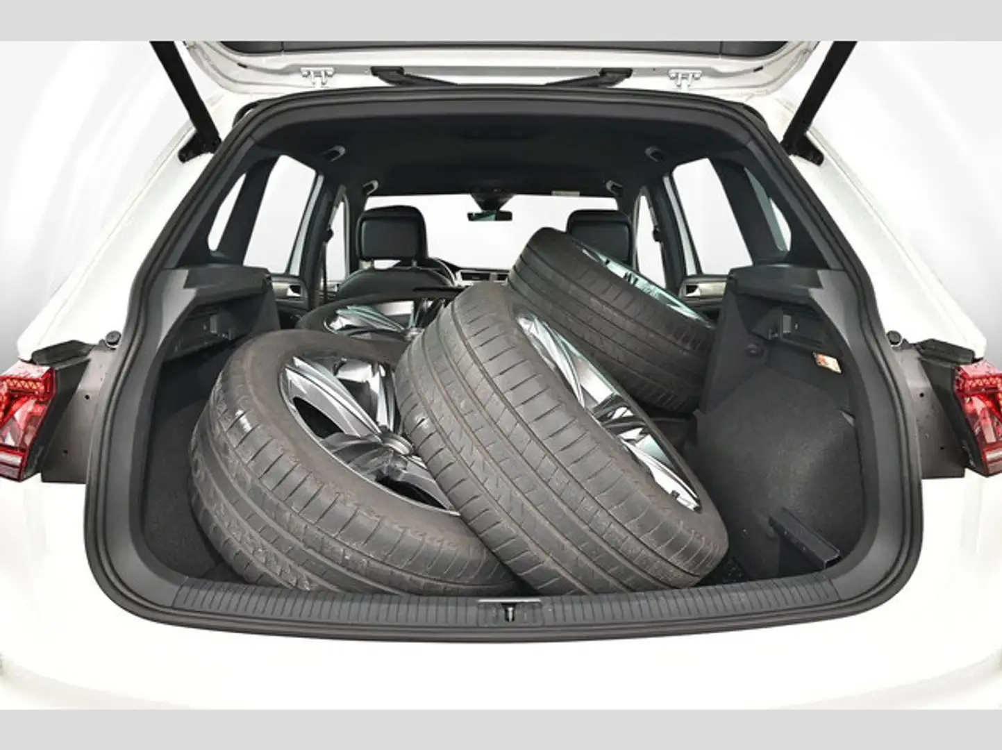 Vehicle image, number 9