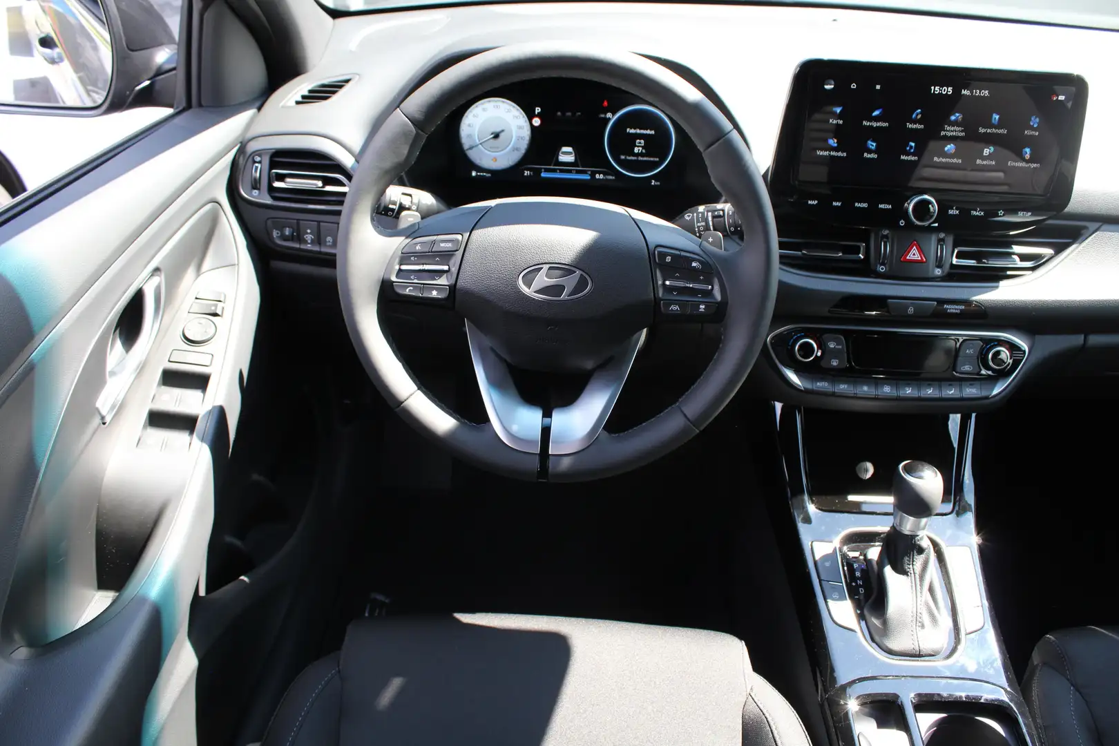 Vehicle image, number 10