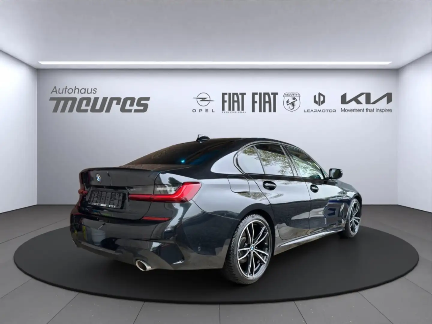 Vehicle image, number 4