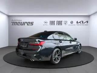 Vehicle image thumbnail, number 4