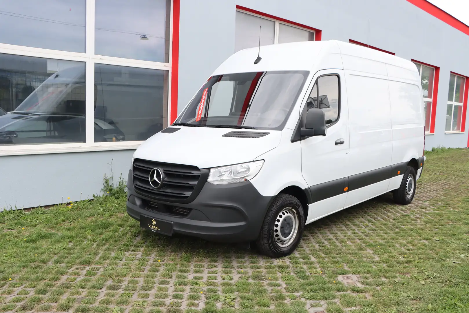 Vehicle image, number 3