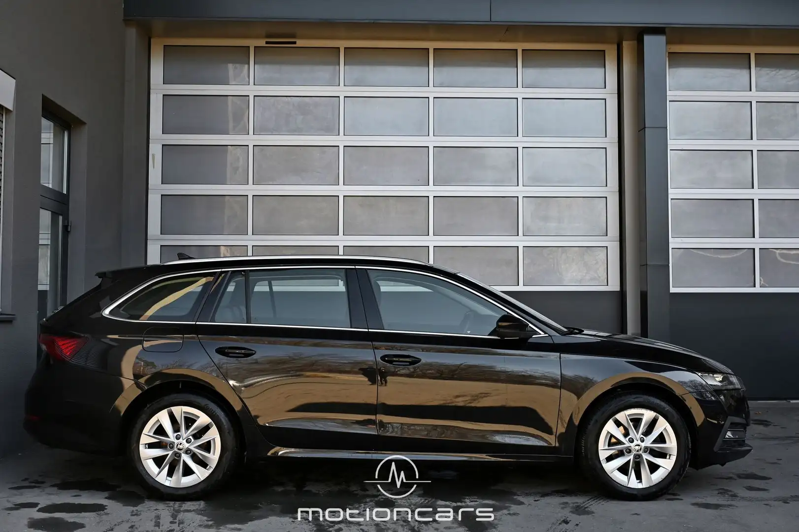 Vehicle image, number 5