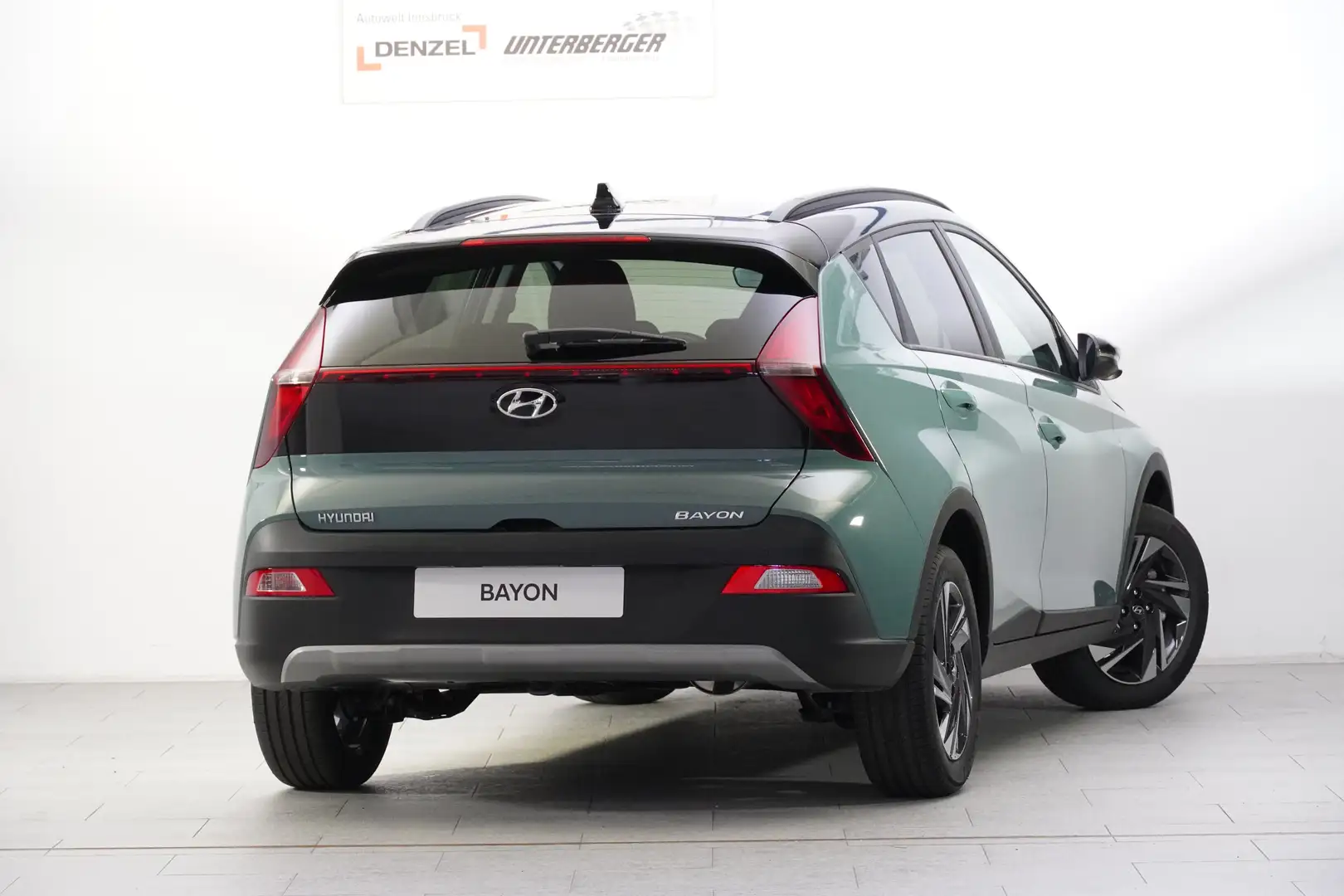 Vehicle image, number 4