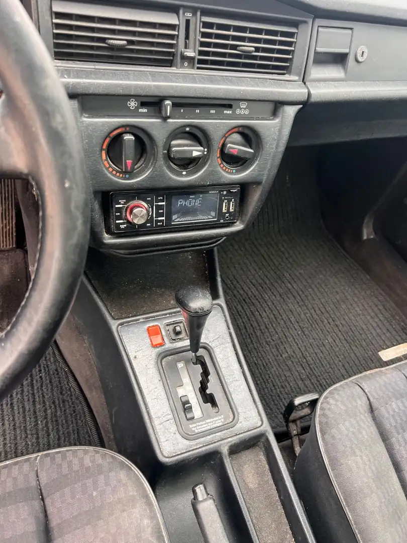 Vehicle image, number 10