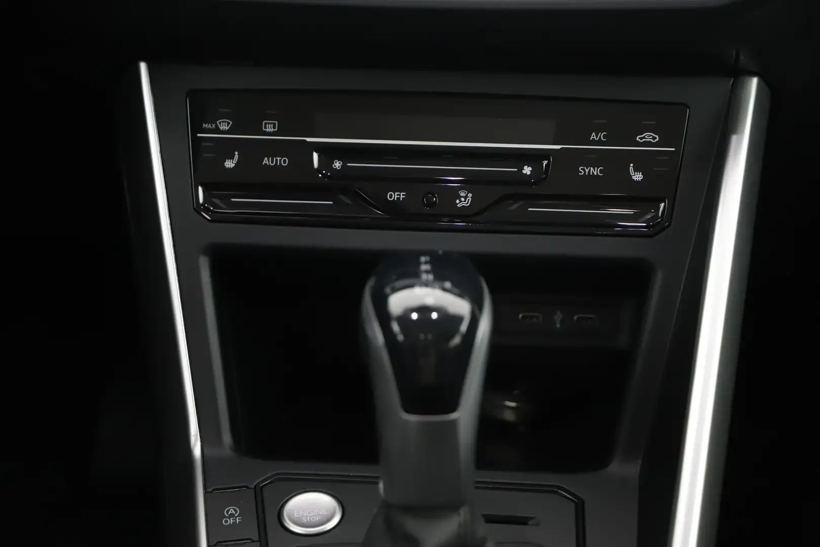 Vehicle image, number 13